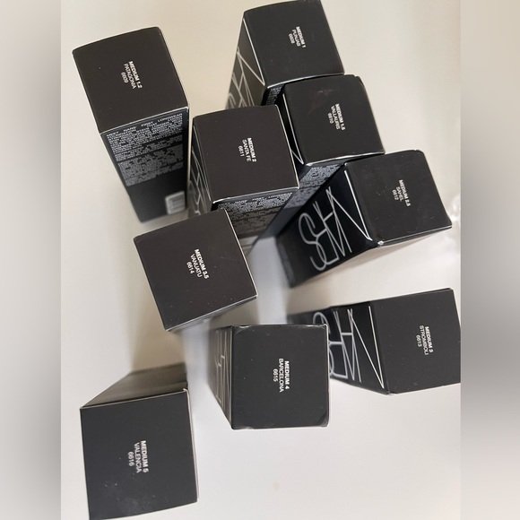 NARS Natural Radiant Longwear Foundation - Choose your shade - Picture 3 of 7